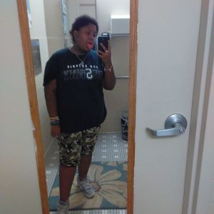 Meet your Posher, Dee dee